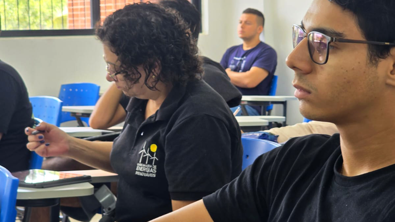 Está sendo ofertada 01 vaga na área de Sistemas Elétricos