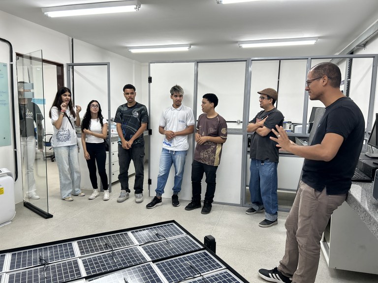 Projeto do CEAR promove energias renováveis e sustentabilidade entre alunos do ensino médio