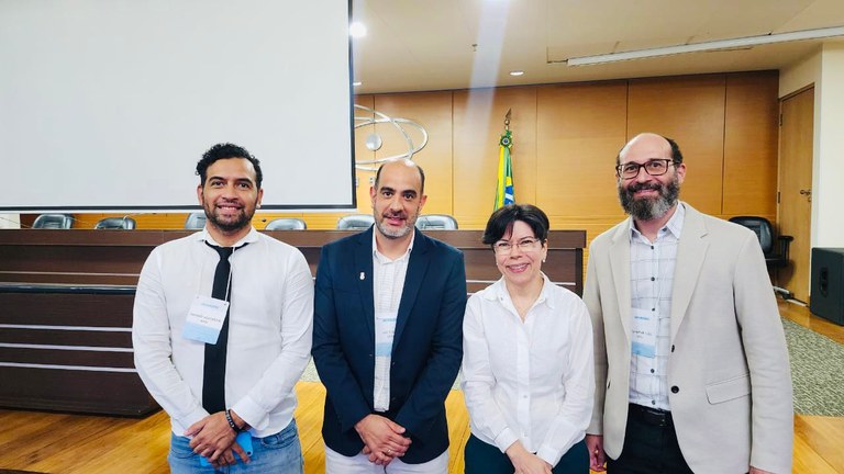 Representantes da UFPB ao lado da presidenta da Capes Representantes da UFPB ao lado da presidenta da Capes