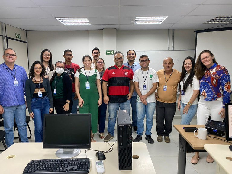 Na oportunidade os servidores puderam assistir a palestra O Impacto dos REEs.
