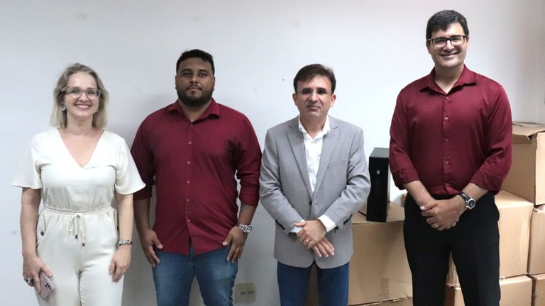 Pró-Reitoria de Administração realiza entrega de computadores doados à UFPB pelo TRE-PB Pró-Reitoria de Administração realiza entrega de computadores doados à UFPB pelo TRE-PB