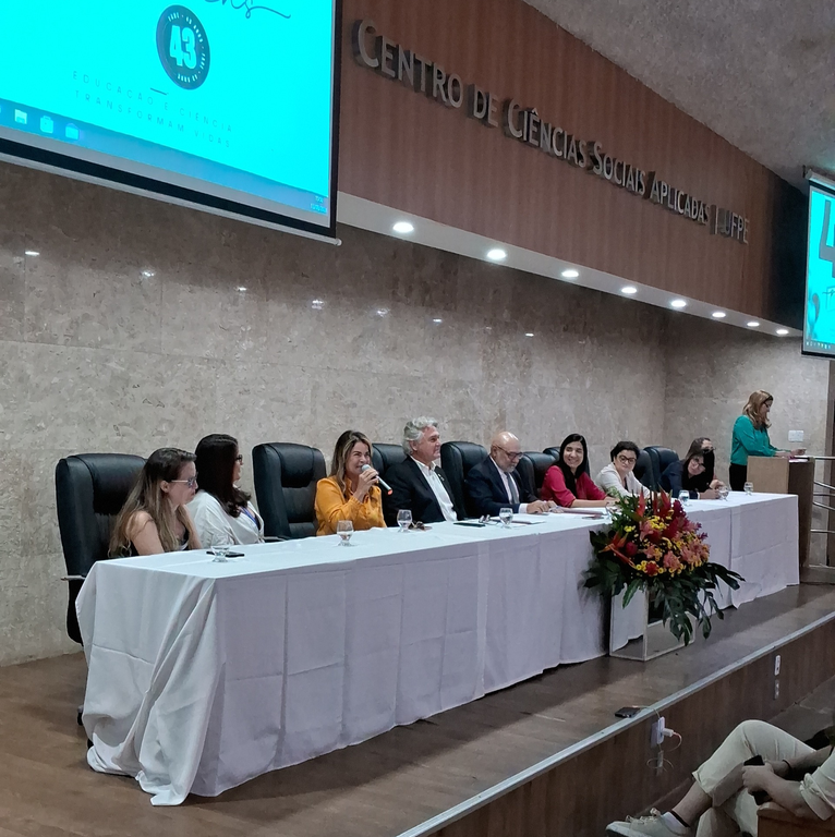 Reitor da UFPB, professor Valdiney Gouveia, recebe Certificado de Reconhecimento da Fade-UFPE Reitor da UFPB, professor Valdiney Gouveia, recebe Certificado de Reconhecimento da Fade-UFPE