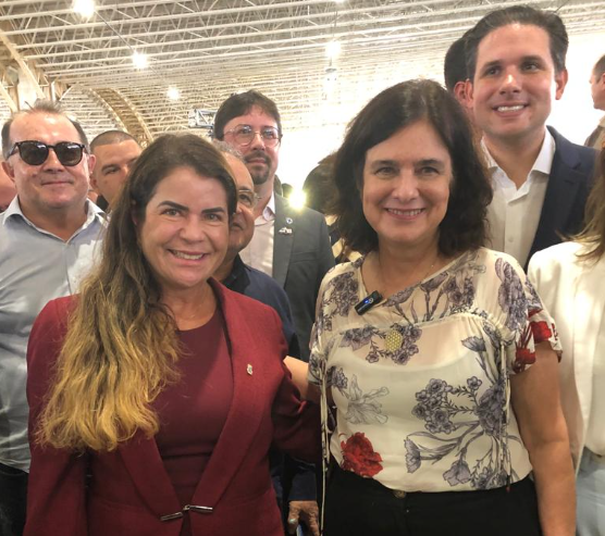 UFPB PARTICIPA DE EVENTO COM A MINISTRA DA SAÚDE NÍSIA TRINDADE PARA ENTREGA DE AMBULÂNCIAS UFPB PARTICIPA DE EVENTO COM A MINISTRA DA SAÚDE NÍSIA TRINDADE PARA ENTREGA DE AMBULÂNCIAS