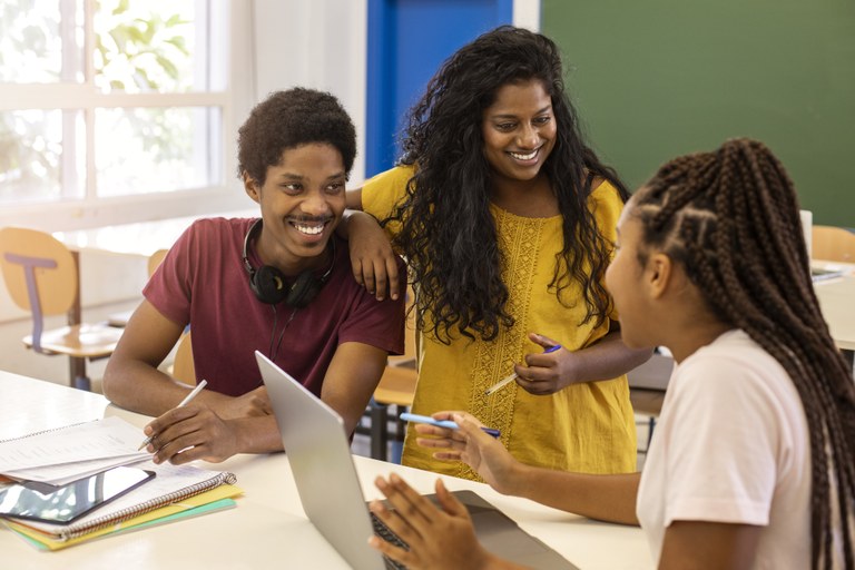 ABERTAS INSCRIÇÕES PARA SUBMISSÃO DE TRABALHOS DO VIII SEMINÁRIO INTERNACIONAL DE PRÁTICAS EDUCATIVAS ABERTAS INSCRIÇÕES PARA SUBMISSÃO DE TRABALHOS DO VIII SEMINÁRIO INTERNACIONAL DE PRÁTICAS EDUCATIVAS