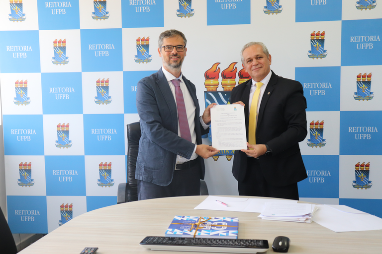 EM ACORDO CELEBRADO COM UNIVERSIDADE DA ITÁLIA, UFPB FIRMA INTENÇÃO DE SE TORNAR CENTRO DE CERTIFICAÇÃO DA LÍNGUA ITALIANA EM ACORDO CELEBRADO COM UNIVERSIDADE DA ITÁLIA, UFPB FIRMA INTENÇÃO DE SE TORNAR CENTRO DE CERTIFICAÇÃO DA LÍNGUA ITALIANA