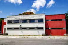Os laboratórios do Instituto de Pesquisa em Fármacos e Medicamentos (IPeFarM), órgão suplementar da UFPB, serão alguns dos que poderão retomar seus trabalhos. Foto: Angélica Gouveia