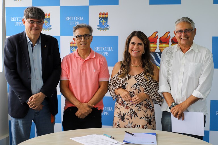 UFPB E DNOCS ESTABELECEM ACORDO DE COOPERAÇÃO TÉCNICA PARA PROMOVER INICIATIVAS CULTURAIS E CIENTÍFICAS SOBRE SECAS UFPB E DNOCS ESTABELECEM ACORDO DE COOPERAÇÃO TÉCNICA PARA PROMOVER INICIATIVAS CULTURAIS E CIENTÍFICAS SOBRE SECAS