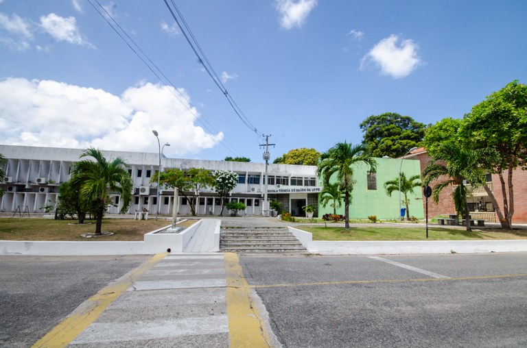 UFPB E FUNETEC ABREM SELEÇÃO DE PROFISSIONAIS PARA ATUAÇÃO EM CURSOS DE EDUCAÇÃO DE JOVENS E ADULTOS UFPB E FUNETEC ABREM SELEÇÃO DE PROFISSIONAIS PARA ATUAÇÃO EM CURSOS DE EDUCAÇÃO DE JOVENS E ADULTOS