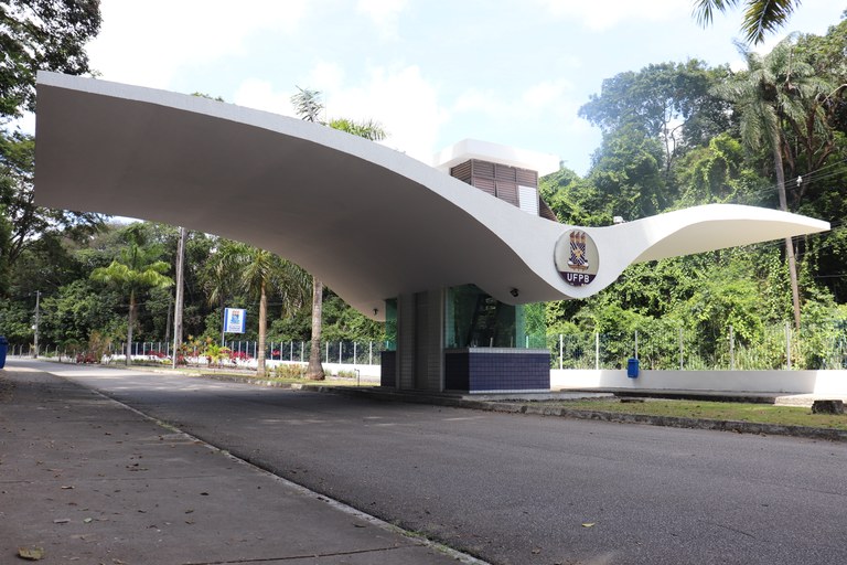 UFPB melhora desempenho no ranking da Folha e fica entre as 30 melhores universidades do país UFPB melhora desempenho no ranking da Folha e fica entre as 30 melhores universidades do país