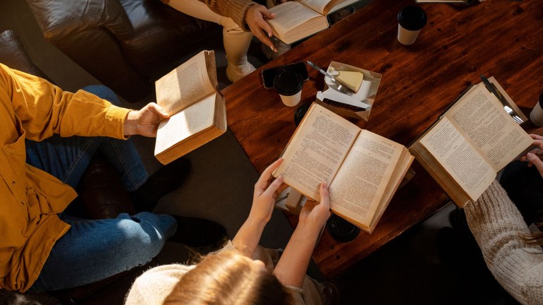 Projeto de extensão da UFPB abre inscrições para discutir crônicas de grandes escritores brasileiros